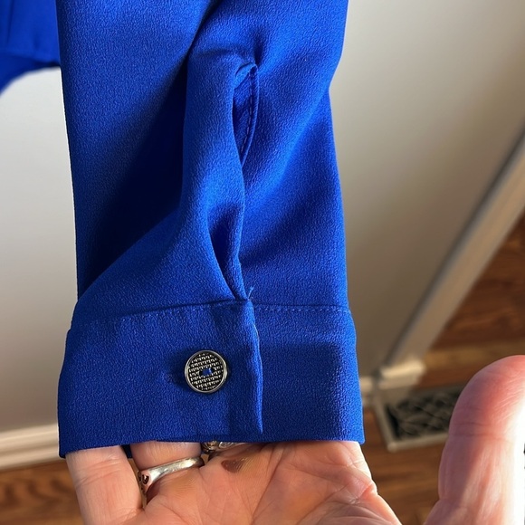 Jules & Jim Long Sleeved Blouse Roll Tab Cuff Size Medium - Picture 4 of 10